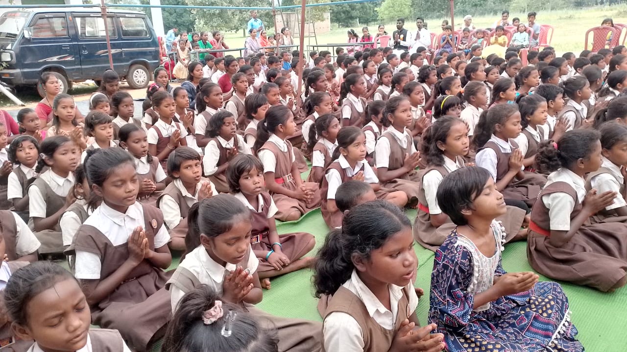संकुल स्तरीय क्रीड़ा प्रतियोगिता का हुआ समापन, मुख्य अतिथि डीडीसी सालिक साय रहे मौजूद.......